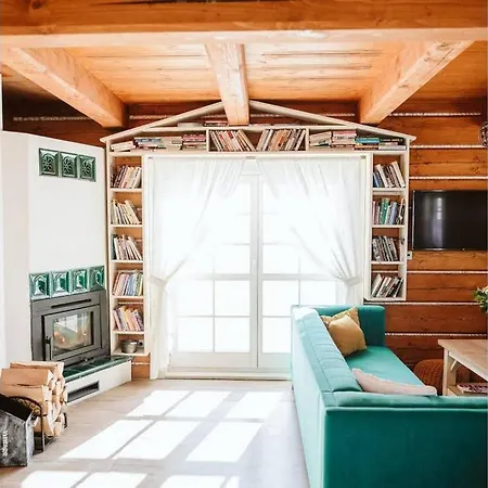 Koliska Pokoja Appartement Osturna